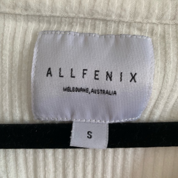 All Fenix White/Cream Ribbed Leo Drawstring Front Cropped Sweater Size Small EUC - Picture 8 of 10